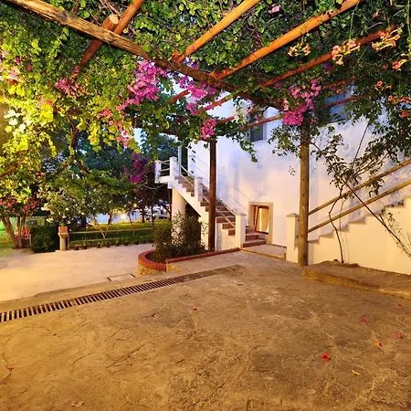 Karianda Hotell